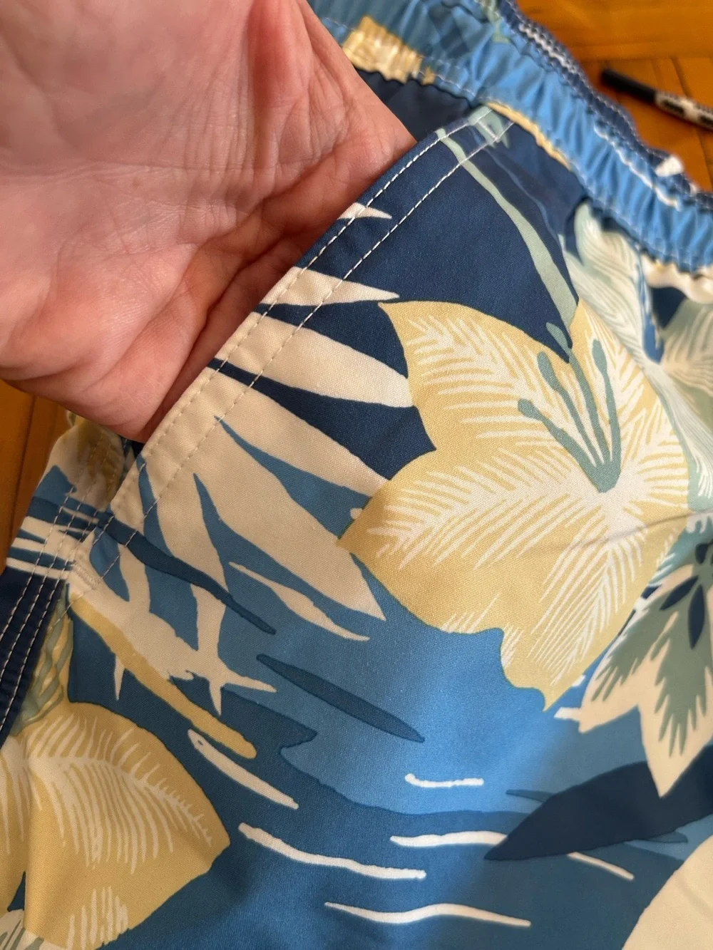 Men's American Eagle Blue Tropical Floral Swim Trunks XXL New Without Tag